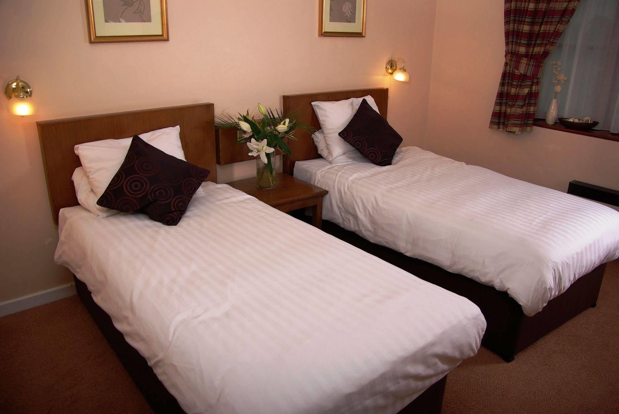 Beaufort Park Hotel Mold Room photo